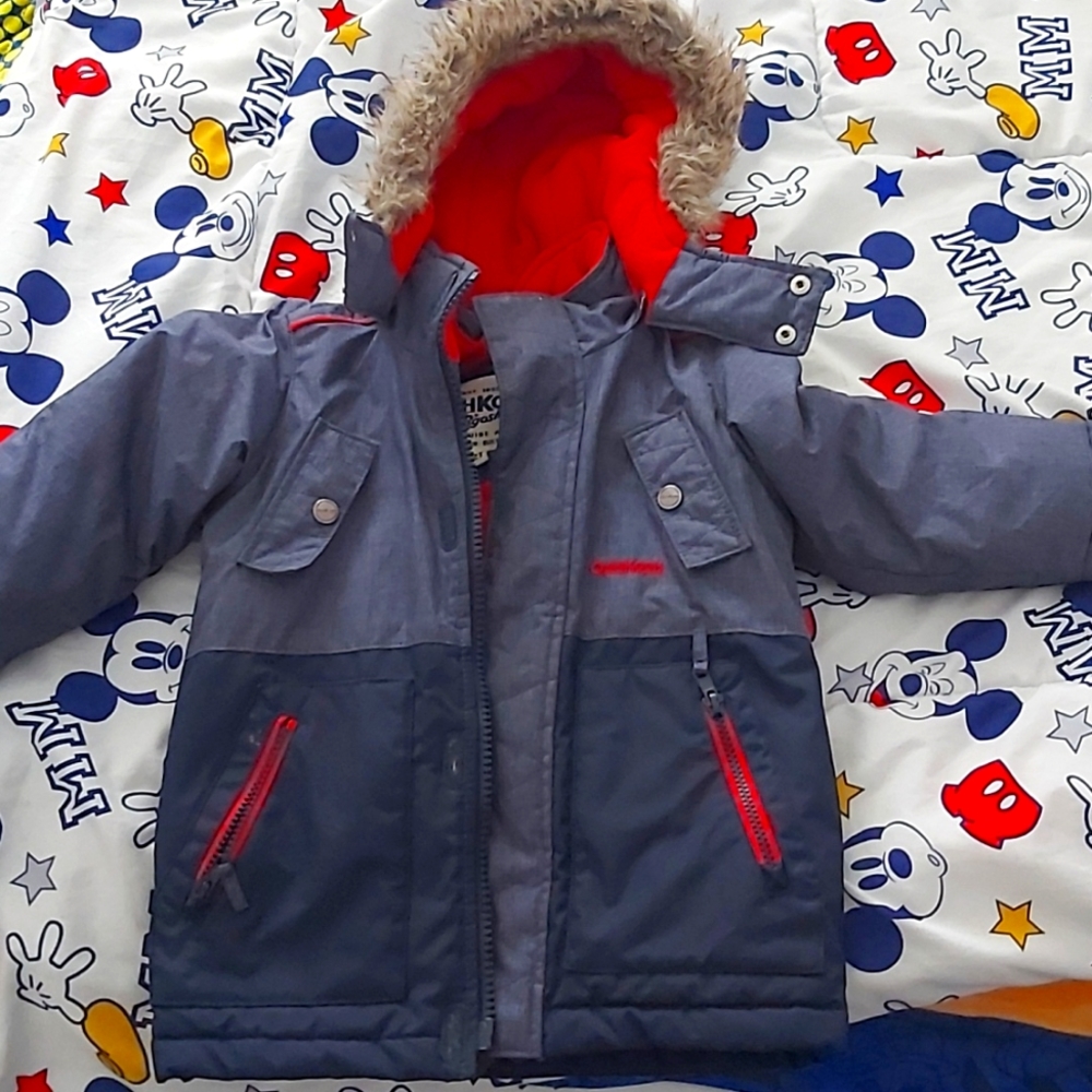 Oshkosh winter jacket size 2 and spring jacket size 3-4T